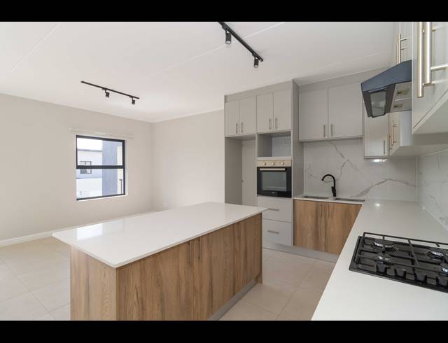3 BEDROOM APARTMENT TO LET IN SANDOWN